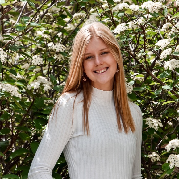 Meet your Posher, Isabel - Picture 1 of 1